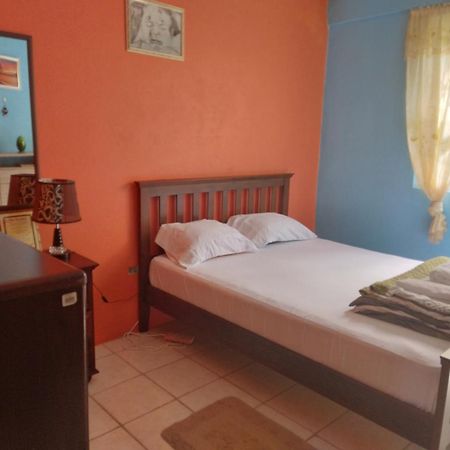 Danglez Bed & Breakfast Bataka المظهر الخارجي الصورة